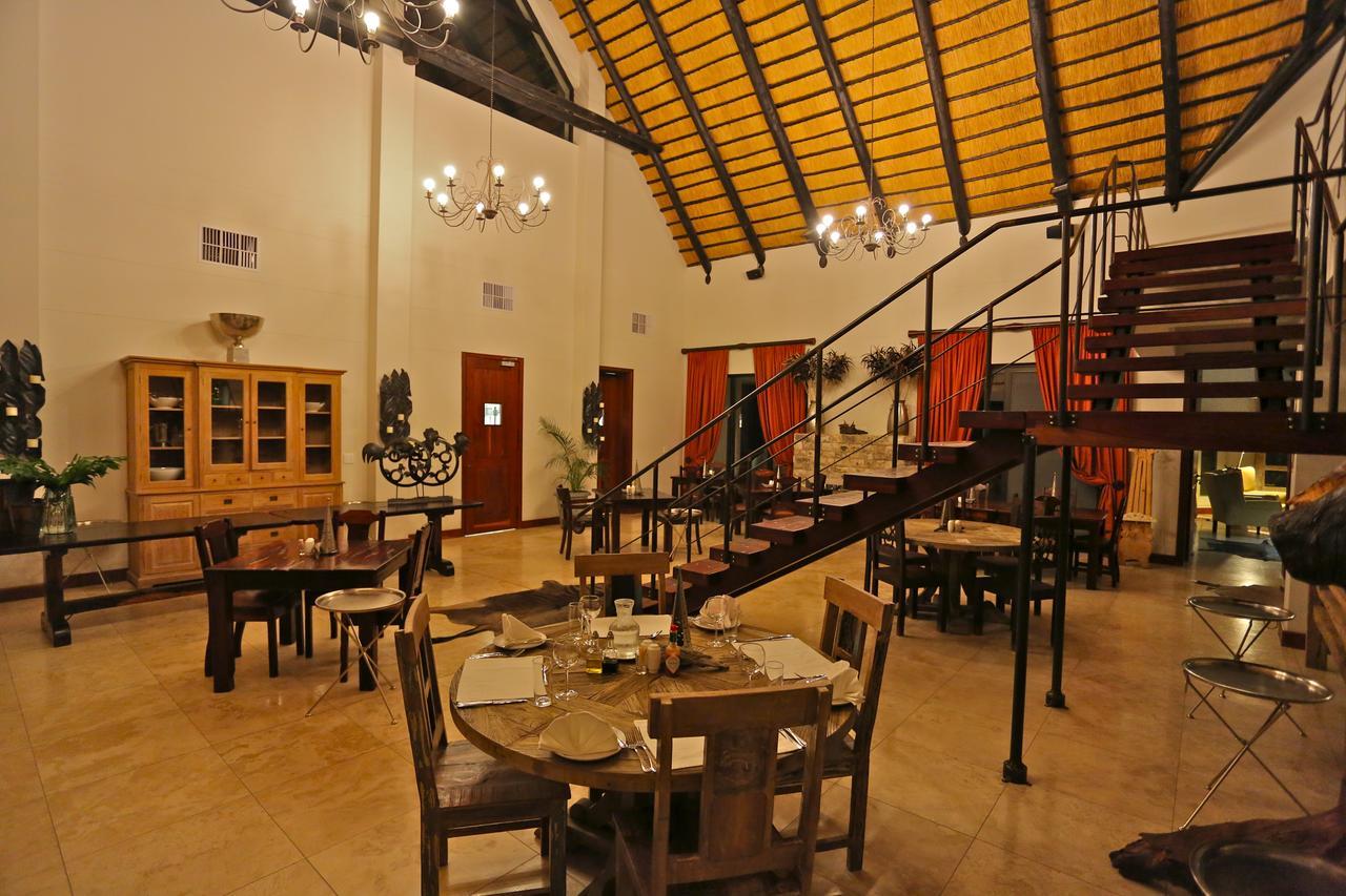 La Rochelle Lodge Okaukuejo Eksteriør billede