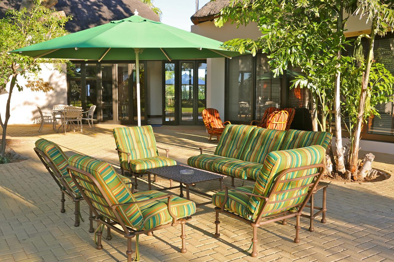 La Rochelle Lodge Okaukuejo Eksteriør billede