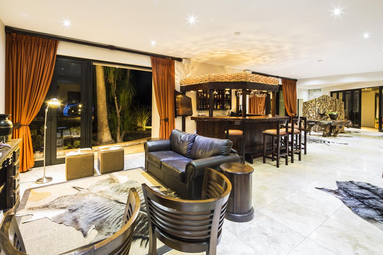 La Rochelle Lodge Okaukuejo Eksteriør billede