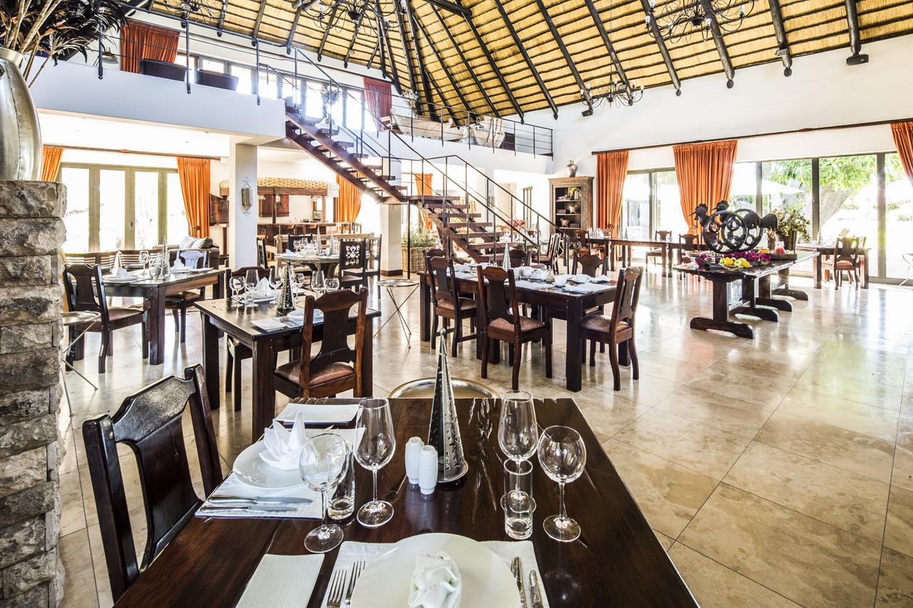 La Rochelle Lodge Okaukuejo Eksteriør billede