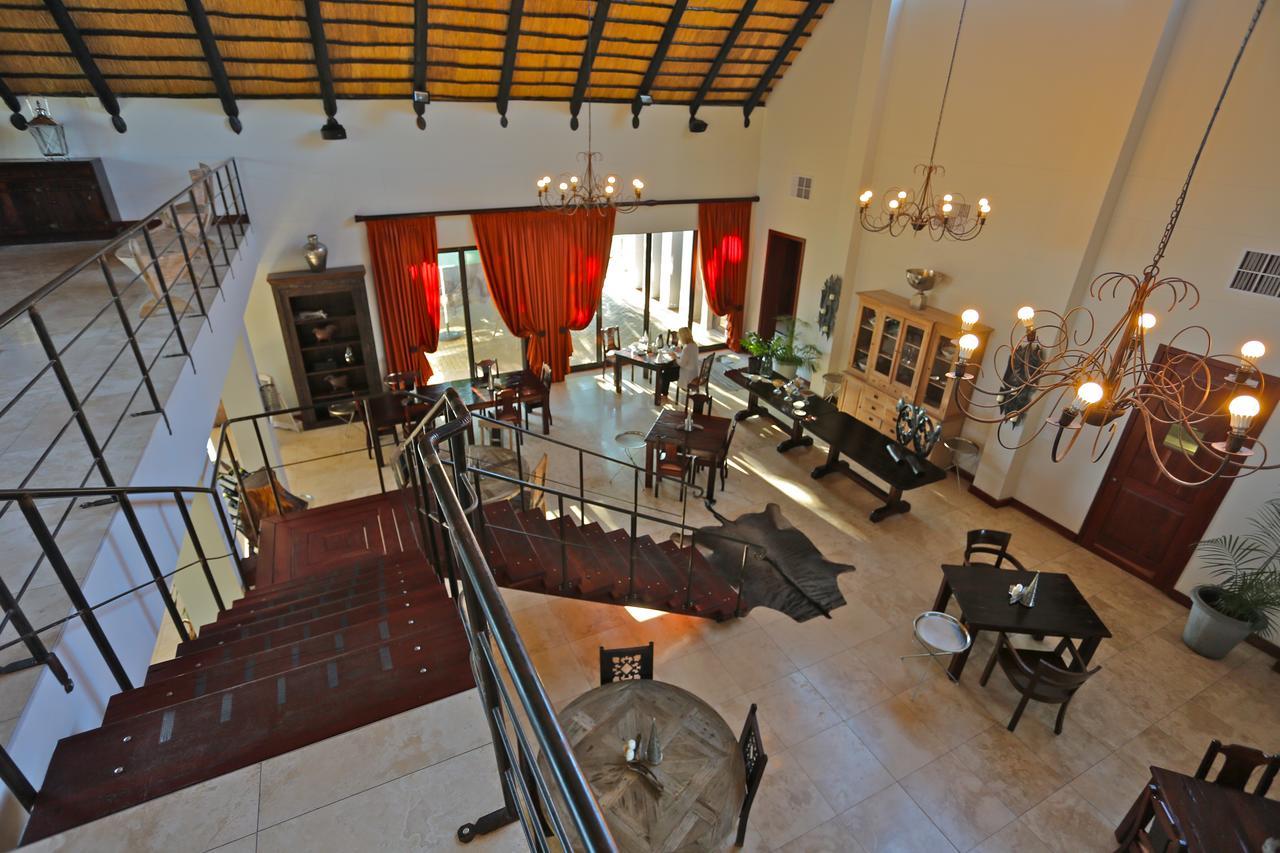 La Rochelle Lodge Okaukuejo Eksteriør billede