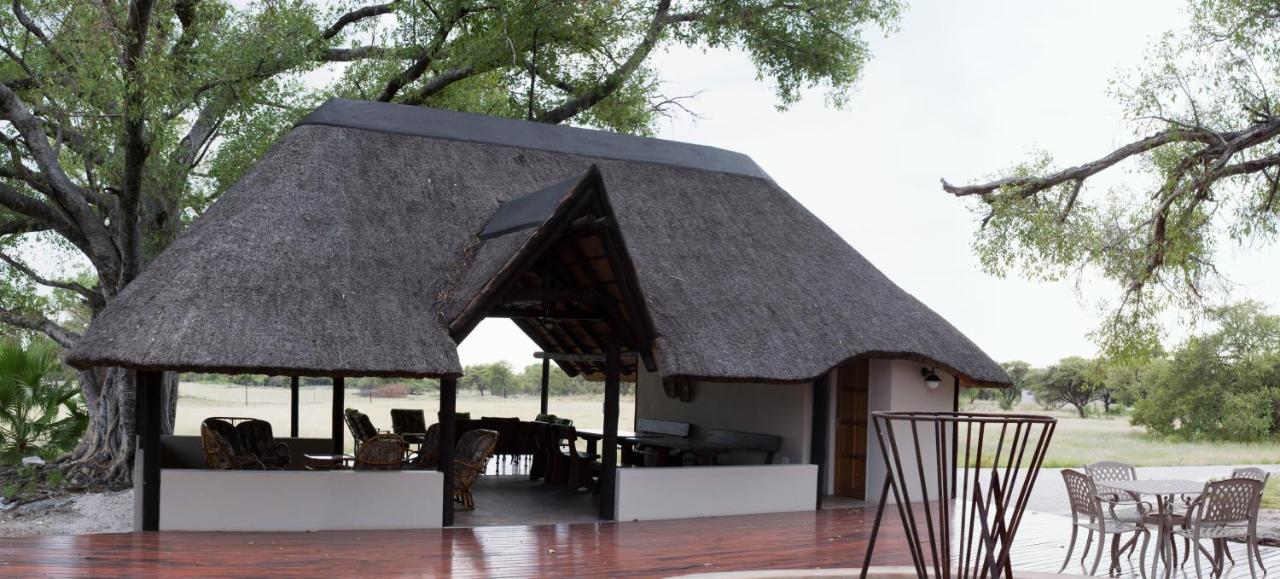 La Rochelle Lodge Okaukuejo Eksteriør billede